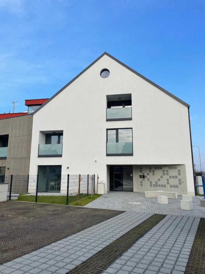 Apartman Bella Lägenhet Mikulov Exteriör bild